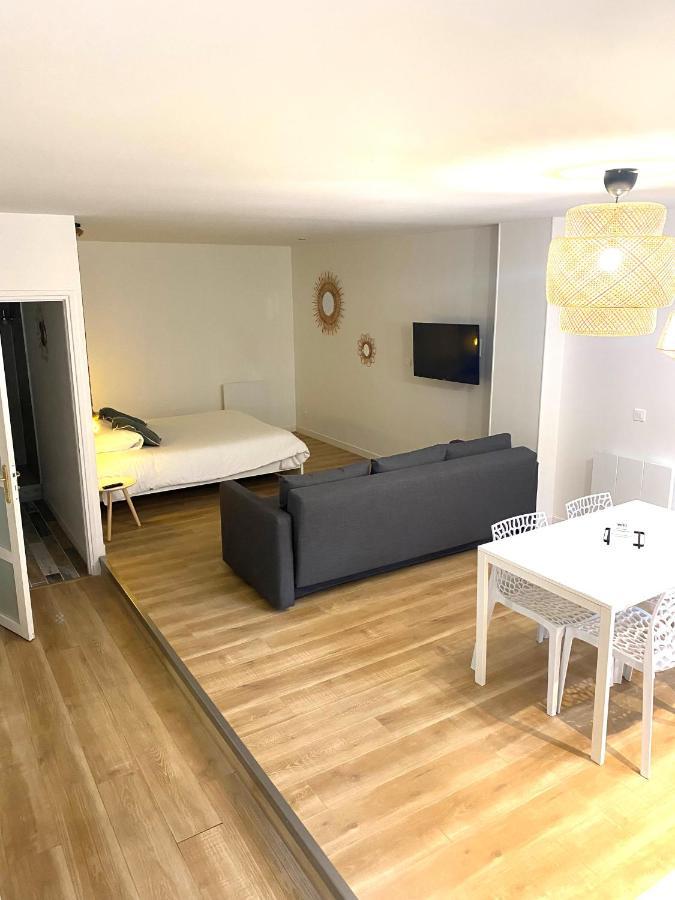 Suite 24 Appart'Hotel-3 Etoiles Le Creusot Bagian luar foto