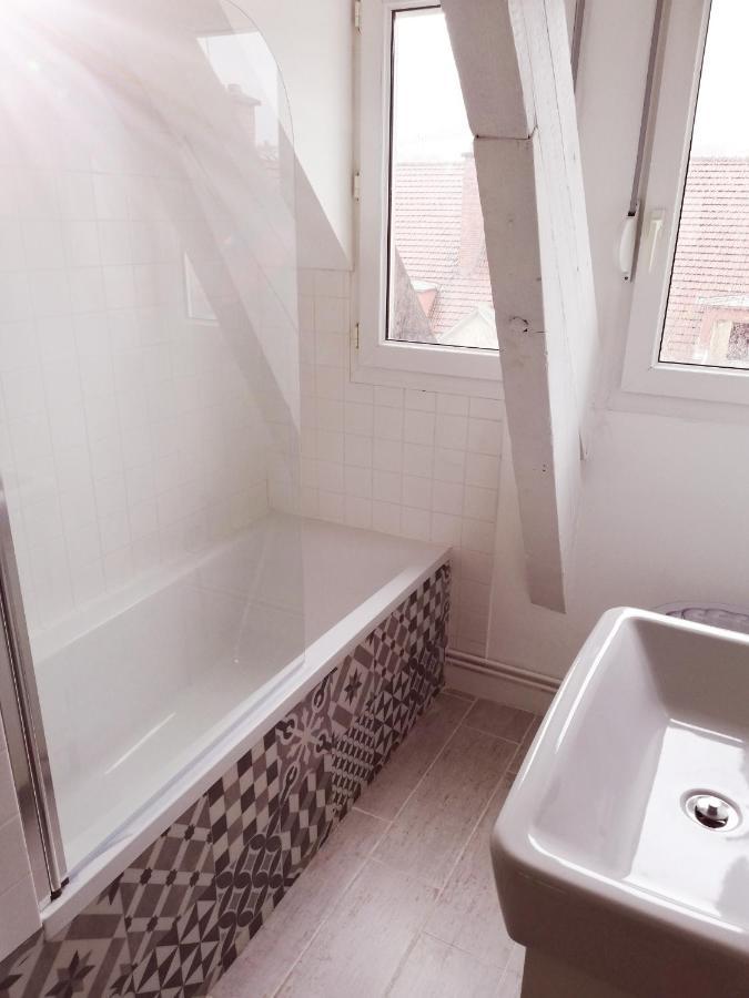 Suite 24 Appart'Hotel-3 Etoiles Le Creusot Bagian luar foto